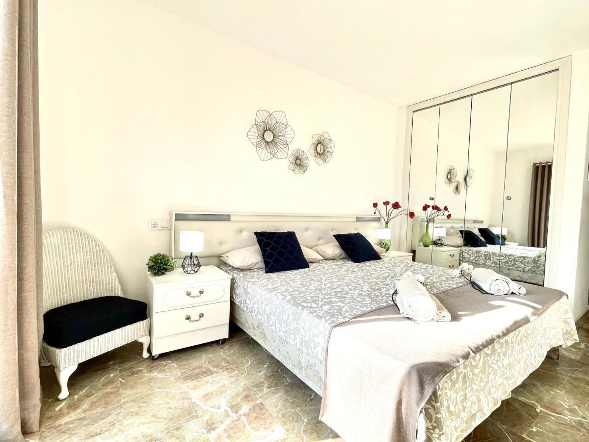 Riviera By The Beach 2 Bedroom Apartment Sitio de Calahonda 外观 照片